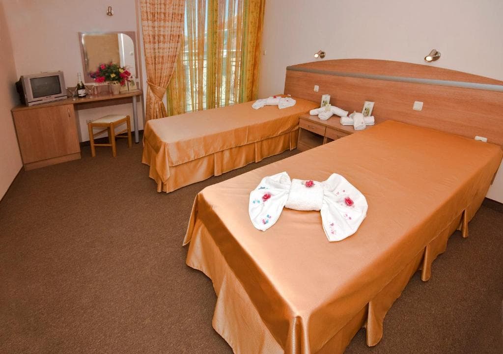 Зевс Хотел - 2