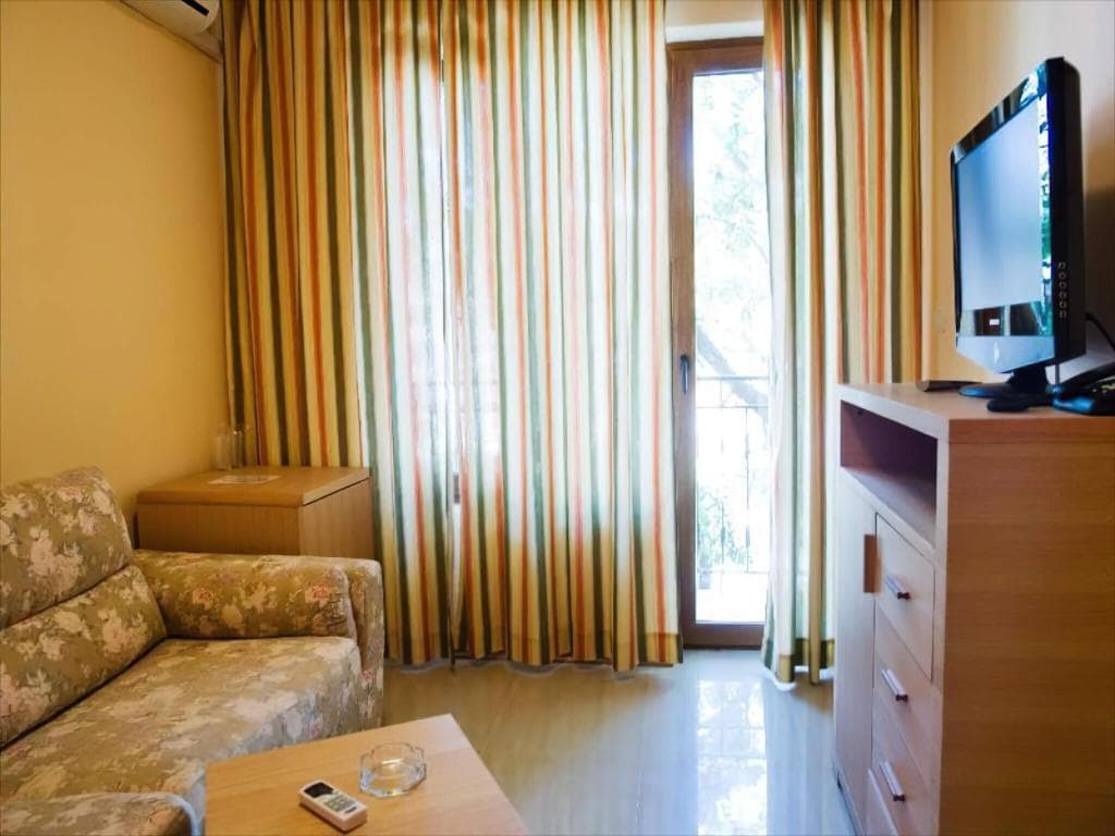 Oasis Park Hotel - 19
