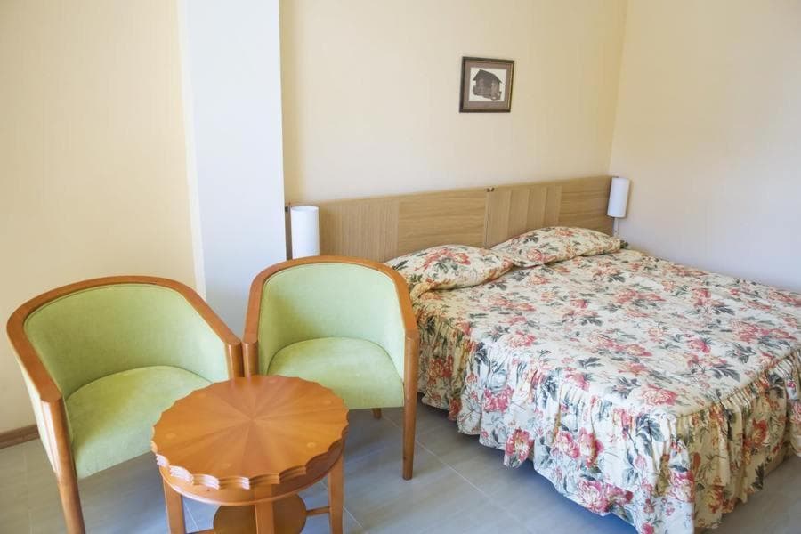 Oasis Park Hotel - 17