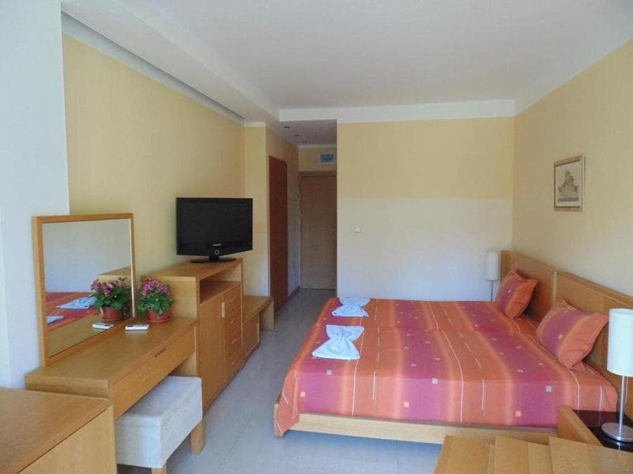 Oasis Park Hotel - 18