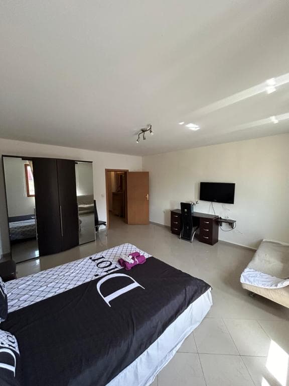 Victoria Hotel Rooms - 22